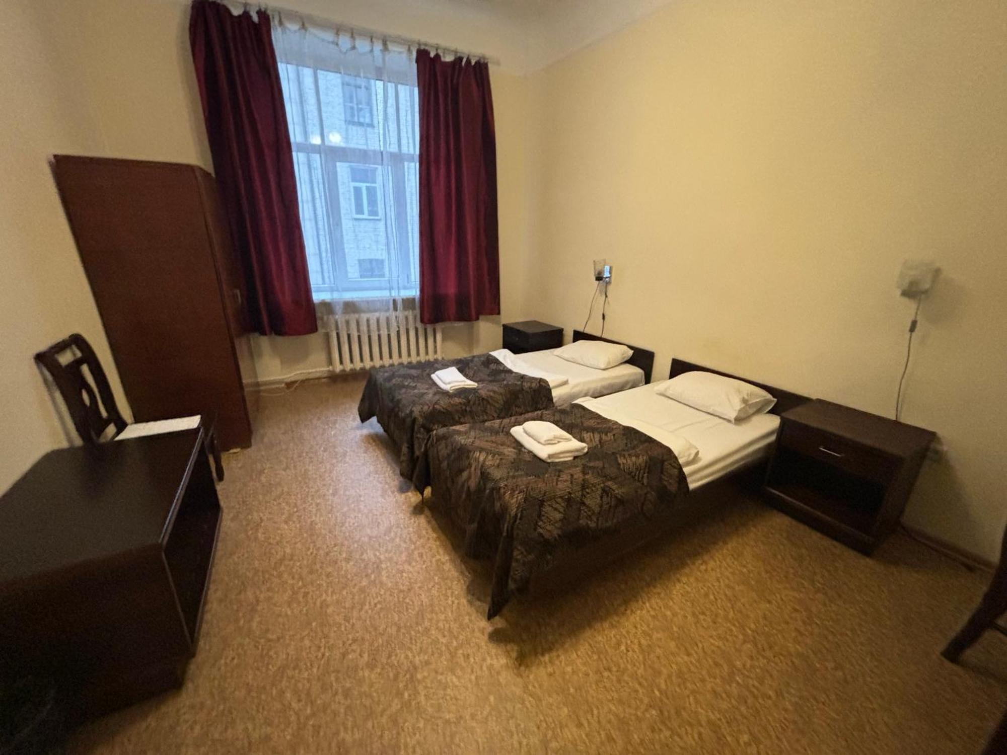 Hostel Viktorija With Private Rooms Рига Екстериор снимка