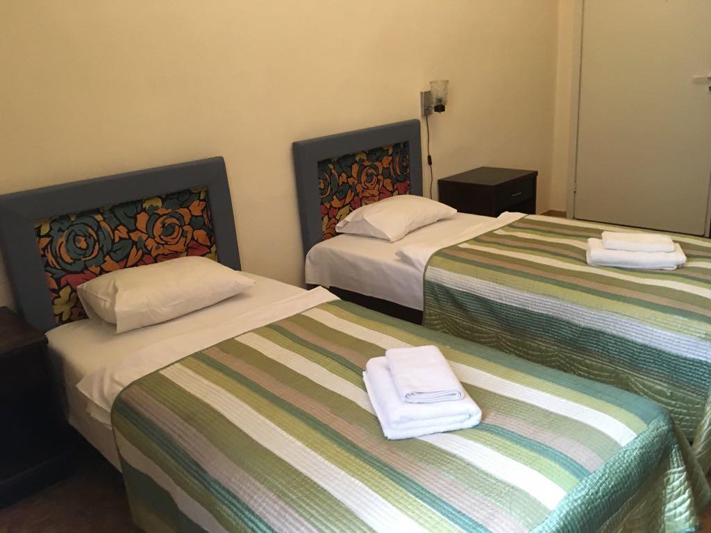 Hostel Viktorija With Private Rooms Рига Екстериор снимка